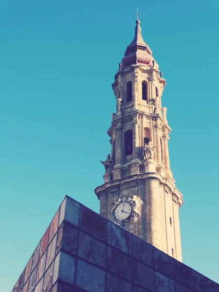 La Seo kathedraal toren in Zaragoza Spanje — Stockfoto