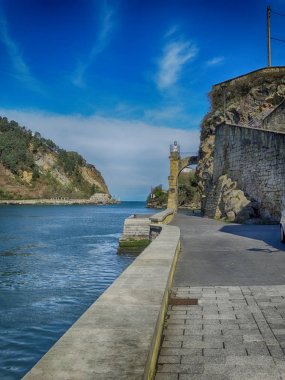 Pasaia Bay Fisher Village ve Harbor 'da yürümek