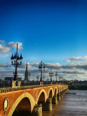 Pont de Pierre Old Bridge Bordeaux Fransa