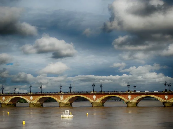 Puente Viejo Pont de Pierre en Burdeos Francia —  Fotos de Stock