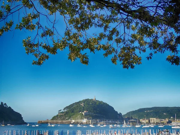 Vista sulla spiaggia di Ondarreta a San Sebastian Bay — Foto Stock