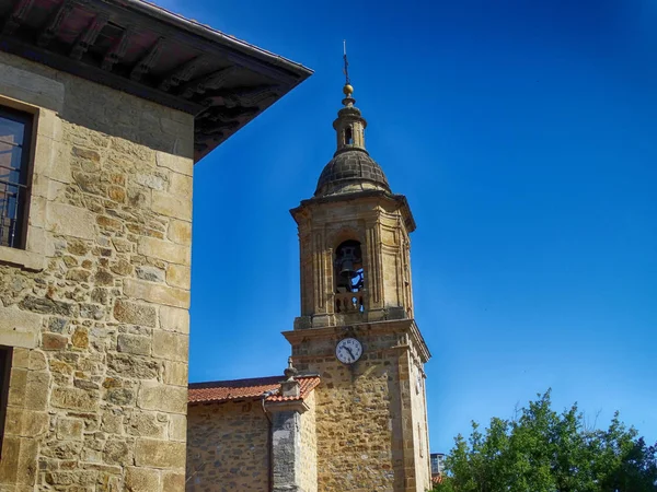 Kirche des Dorfes aretxabaleta — Stockfoto