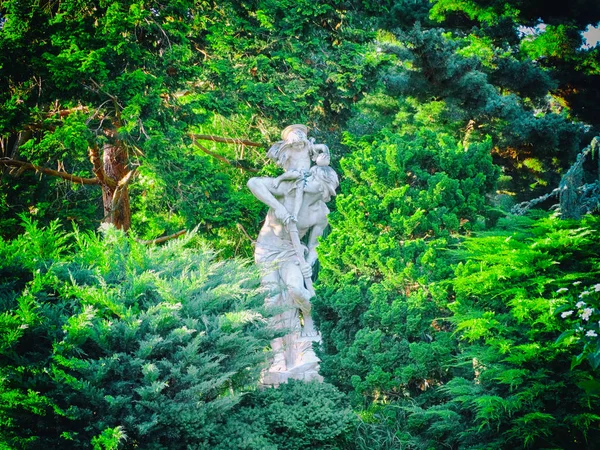 Skulptur im massey park in trabes france — Stockfoto