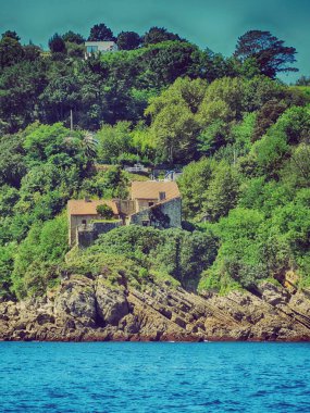 Cape Higuer deniz feneri yanındaki binalar