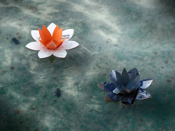 Bilbao 'da gölet sanat çiçekler