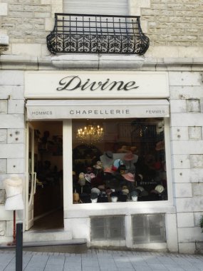 Güney Fransa ünlü şapka deposunda