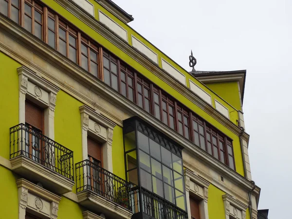 Casas em Gijon em Astúrias Espanha — Fotografia de Stock