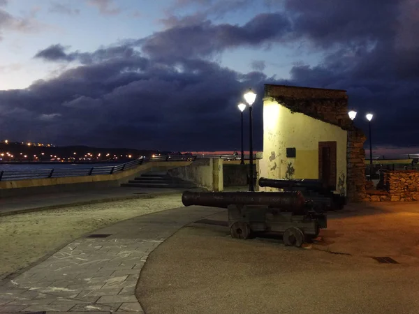 Vieux canons en Gijon Espagne — Photo