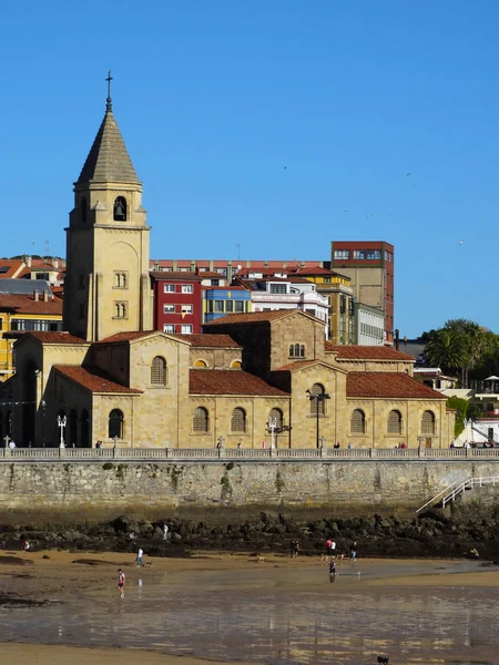 Kostel San Pedro ve Španělsku Gijón Asturias — Stock fotografie