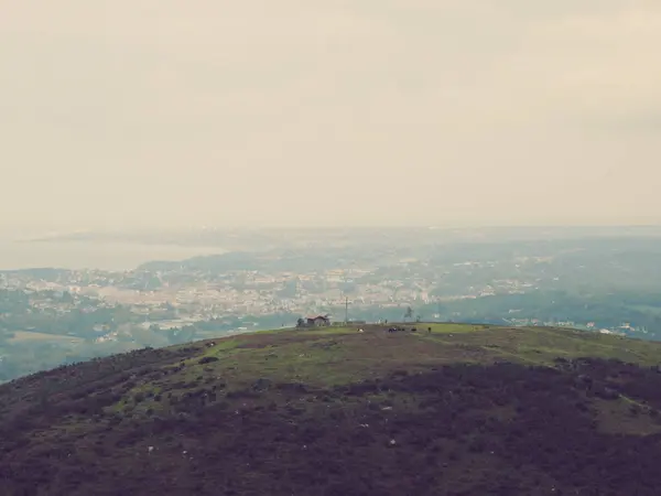 Standpunt van Chapel Hill en St. Jean de Luz aan achterkant — Stockfoto