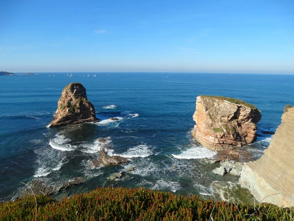 Skały Les Jumeaux Bliźniaków Hendaye Wybrzeża Południowej Francji — Zdjęcie stockowe