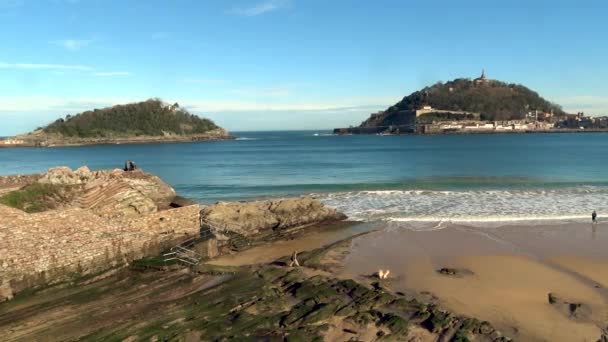 バスク スペイン セバスチャンでのラ コンチャ ビーチ — ストック動画