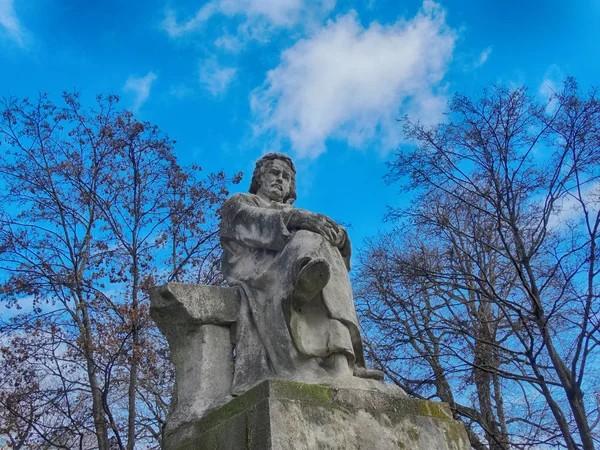 Alexandre Falguiere Paris'teki heykelin Honore de Balzac 8 bölge