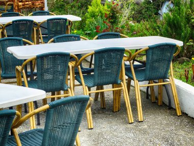 Restoran tablo açık havada bahçe yanında