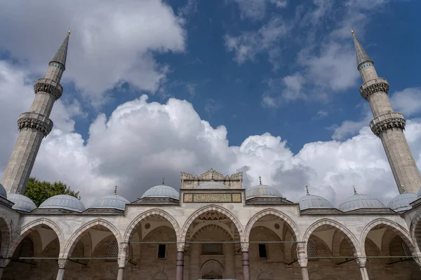 İstanbul 'da bir minare