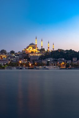 İstanbul 'da metro köprüsü