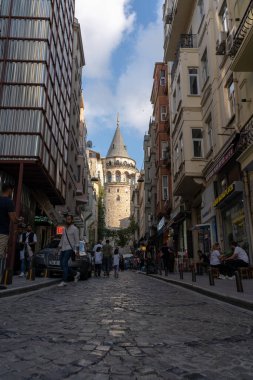 İstanbul caddesindeki Galata Kulesi