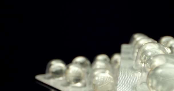 Jasné zdravé stravy doplněk léky pilulky HQ 4k uality super makro pohled střílet — Stock video