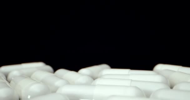 Bílá zdravá strava doplněk léky pilulky — Stock video