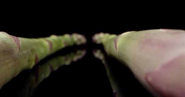 Asperges fraîches vert légumes longs super macro gros plan — Video