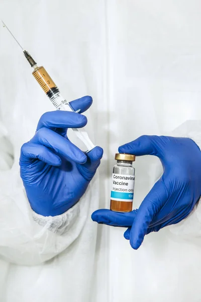 Doctor White Robe Blue Gloves Holds Syringe Coronavirus Vaccine Injection — Stock Photo, Image