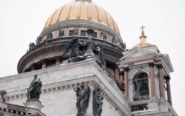 St. Isaac Katedrali 'nin dışında St. Petersburg. Antik katedral. Hıristiyanlık Dini
