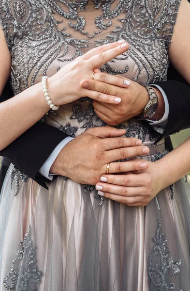 Manos Hombre Mujer Con Anillos Boda Día Boda Anillos Oro —  Fotos de Stock