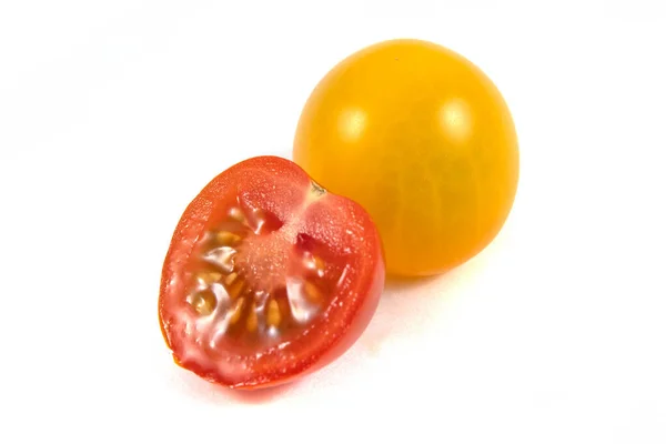 Três Tomate Cereja Fatias Tomate Cereja — Fotografia de Stock