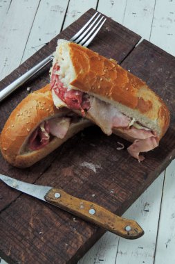 İçinde sosis olan baget