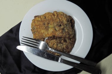 Plaka ızgara biftek