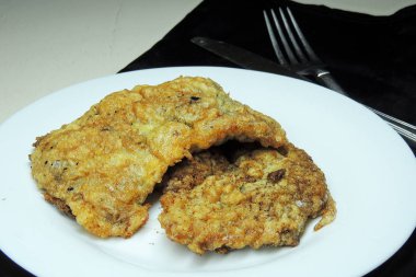 Plaka ızgara biftek