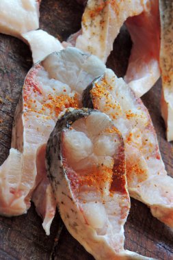 Swordfish biftek baharatlar ile