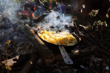 ateşe kavrulmuş patates