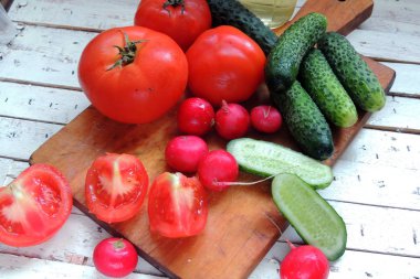 Domates, turp ve salatalık