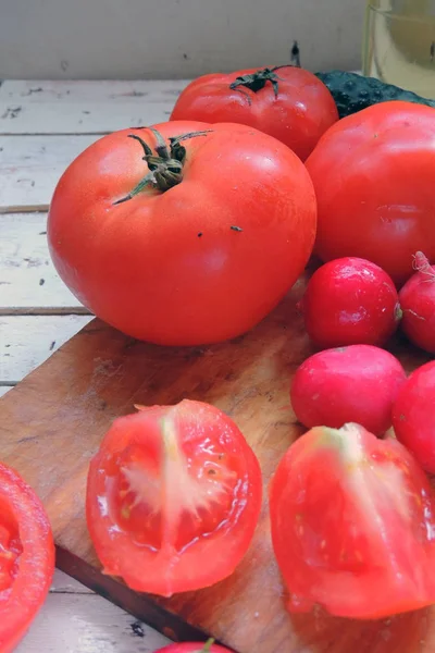 Tomate, rabanete e pepino — Fotografia de Stock