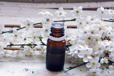 Esans ve bahar çiçekleri