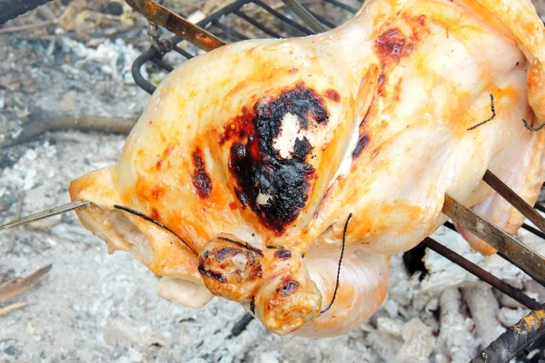 Pollo sul fuoco — Foto Stock