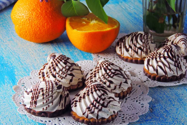 Biscuits with cream — Stock Photo, Image