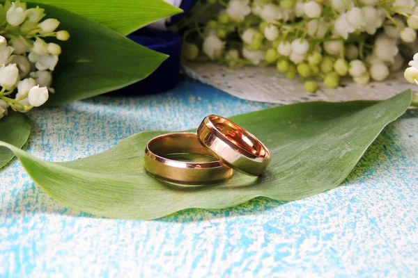 Pareja anillos de boda — Foto de Stock