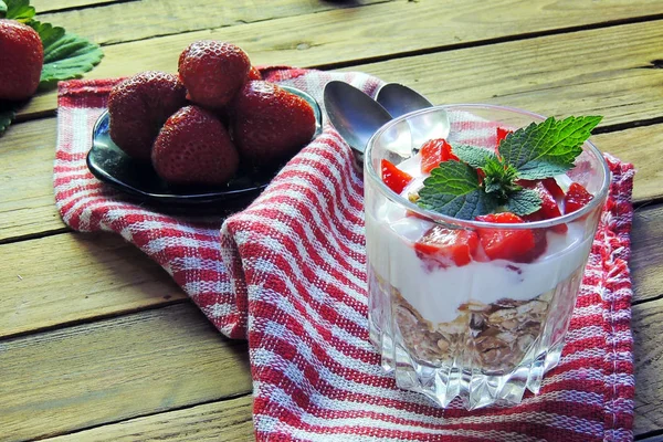 Muesli com morangos — Fotografia de Stock