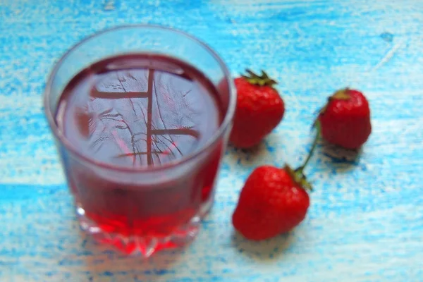 Φράουλα και χυμό — Φωτογραφία Αρχείου
