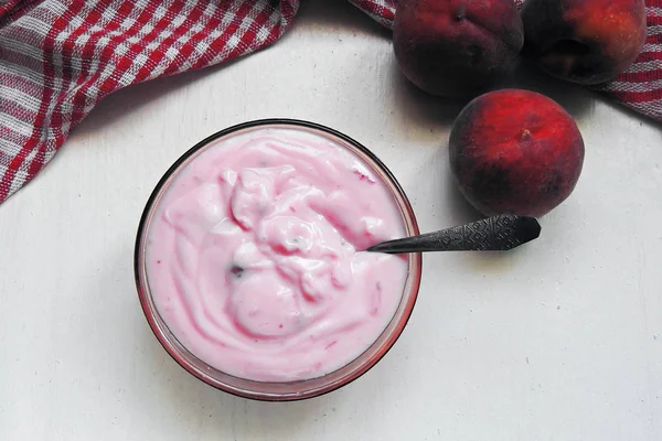 Şeftalilerin yoğurt