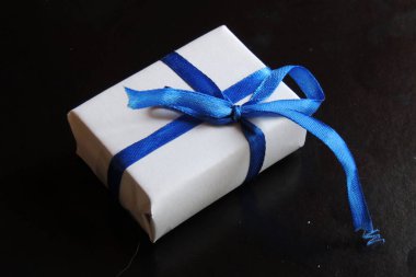 Sanat Noel tatil kompozisyon sizin metin için Noel ağacı süsleme ve kopya yer Beyaz ahşap zemin üzerine