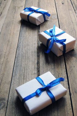 Sanat Noel tatil kompozisyon sizin metin için Noel ağacı süsleme ve kopya yer Beyaz ahşap zemin üzerine