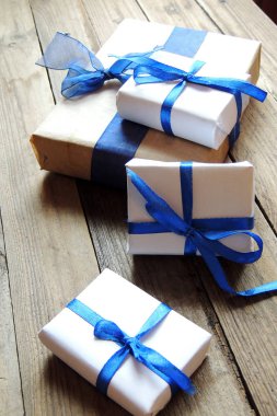 Sanat Noel tatil kompozisyon sizin metin için Noel ağacı süsleme ve kopya yer Beyaz ahşap zemin üzerine