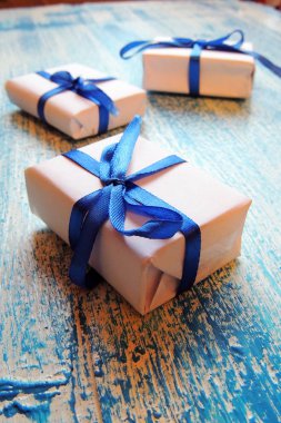 Sanat Noel tatil kompozisyon sizin metin için Noel ağacı süsleme ve kopya yer Beyaz ahşap zemin üzerine