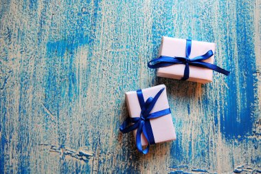 Sanat Noel tatil kompozisyon sizin metin için Noel ağacı süsleme ve kopya yer Beyaz ahşap zemin üzerine