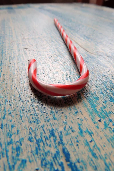 Vánoční cukroví. Vánoční zázemí s cukrovou třtinu, vrcholový výhled — Stock fotografie