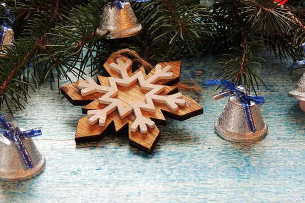 Noel ağacı ve oyuncaklar arka plan — Stok fotoğraf