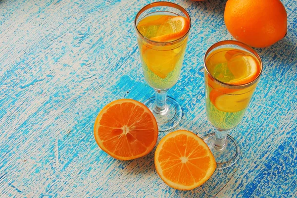 Lemon drink and lemon — Stock Photo, Image